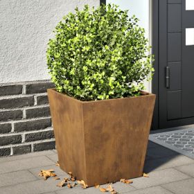 Garden Planter Set of 2 Natural metal, Rust develops over time.